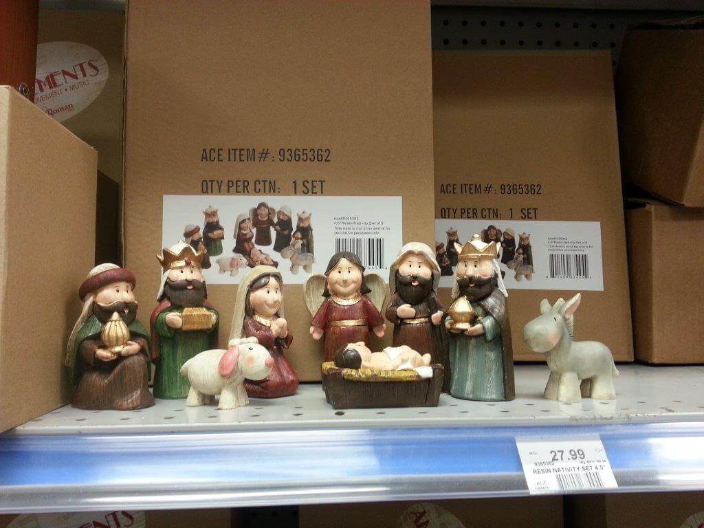 Sneades Christmas Decor